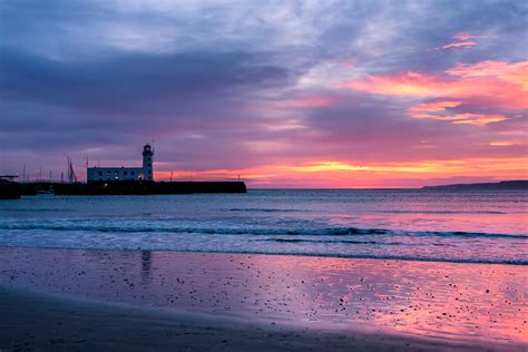 Scarborough Harbour Beach - Photo "Dawn" :: British Beaches