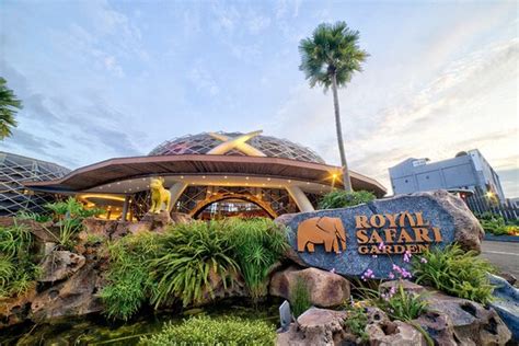 REVIEW: Best Hotel in Taman Safari for your family - Royal Safari Garden Resort & Convention ...