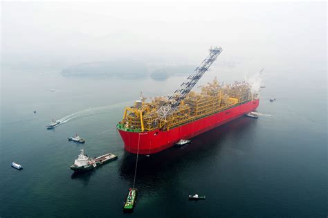 Shell's Gigantic Prelude FLNG Sets Sail for Australia