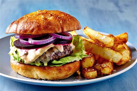 Beef burgers with double-fried chips