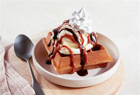 IHOP® Waffles - 4 NEW! Chef Creations for Any Daypart! 劉