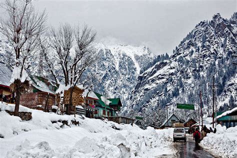 10 Destinations In India That Redefine Winter Experience