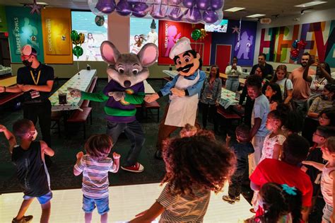 There’s only 5 Chuck E. Cheese locations left in Massachusetts; here’s where - masslive.com