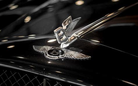 New Bentley Flying Spur gets new 'winged B' hood ornament | Torque