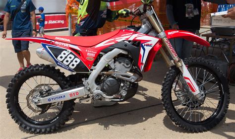 Update: More 2018 CRF250R Images - Dirt Bike Test