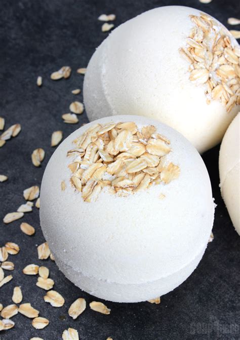 Seifenformen: DIY Oatmeal Bath Bombs