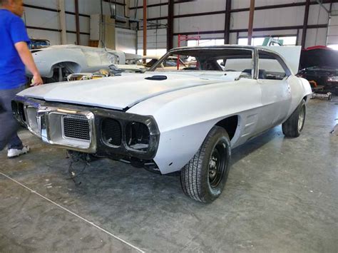 RESTORATION : Story By Images - Pontiac Firebird 1969 ( PART 1 )