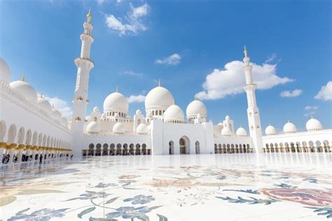 Sheikh Zayed Grand Mosque in Abu Dhabi - Information for Visitors