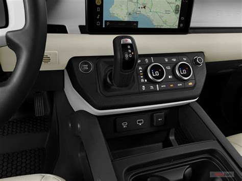 2024 Land Rover Defender: 142 Interior Photos | U.S. News