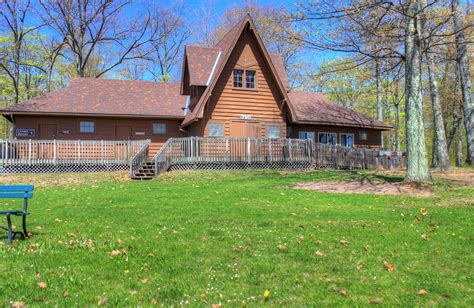 Picnic Shelter at the park at Twin Lakes State Park, Michigan image - Free stock photo - Public ...