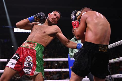 Column: David Benavidez keeps picking the wrong fights