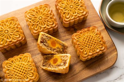 Vietnamese Mooncakes (Banh Trung Thu Nhan Thap Cam) - Delightful Plate