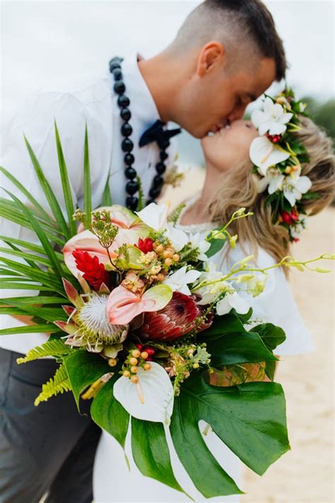 Choosing Your Hawaii Wedding Flowers