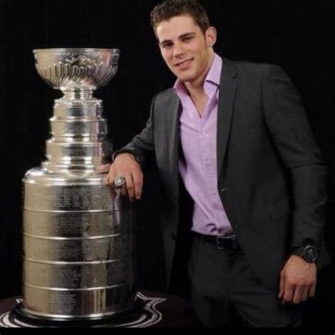 Tyler Seguin Showing His Stanley Cup Ring With The Stanley Cup | HockeyGods