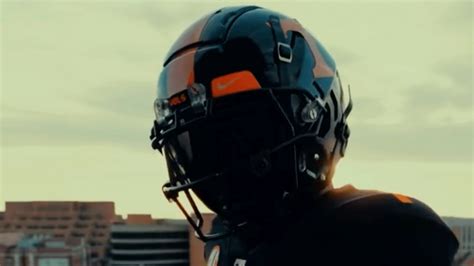 Tennessee To Wear Black Alternate Helmets Against Kentucky – SportsLogos.Net News