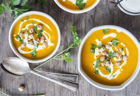 Winter Squash Soup with Tahini and Za'atar Chickpea Croutons (Recipe) | FOOD MATTERS®