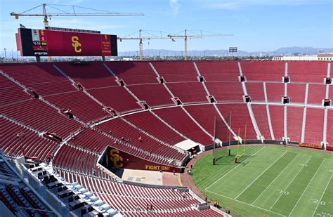 Photos: USC’s fall showcase puts spotlight on newly renovated Los Angeles Memorial Coliseum ...