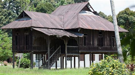 Traditional Malay House | Vernacular building, Vernacular architecture ...