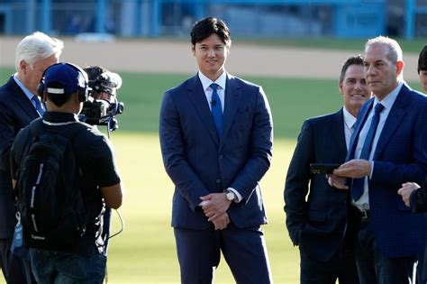 Shohei Ohtani reveals dog’s name at Dodgers’ introduction: Decoy | The Asahi Shimbun: Breaking ...