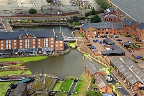 Aylesbury locks - History & Heritage - Canal World