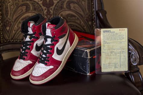 I finally have a piece of history in my collection, 1985 Original Air Jordan 1 Chicago with the ...