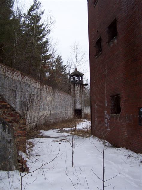 Roseville & Junction City Ohio forgotten prisons 101_3368 – JShonk's LostOhio