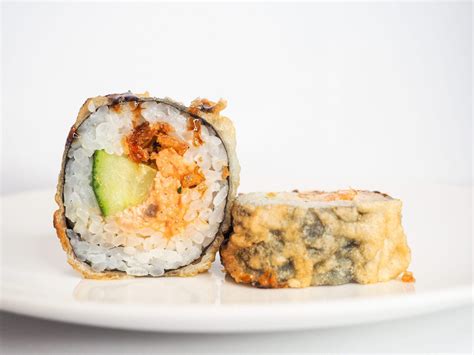 Crispy Salmon Tempura Roll « Futomakit, Sushit, Uutuudet – Sushi'N'Roll - Helsinki, Eira