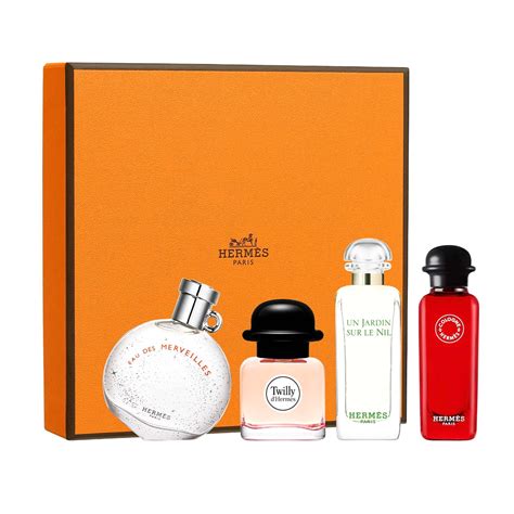 The 24 Best Perfume Gift Sets That Are Sure to Please | Who What Wear