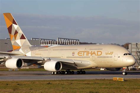 Etihad Airways va opera toate zborurile spre Paris cu aeronave Airbus A380