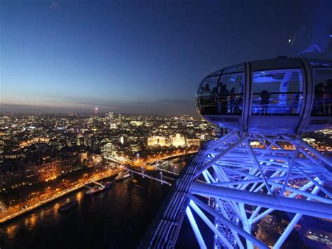 London Eye at night - Hellotickets