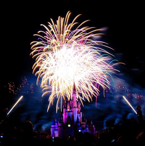 Wishes Fireworks at the Magic Kingdom in Disney World August 2014 (44) | KennythePirate.com