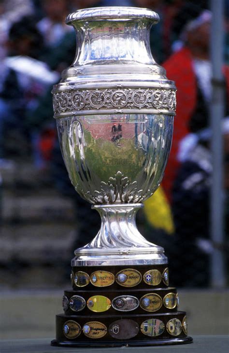 La Copa América: El trofeo está decorado en plata y pesa nueve kilos ...