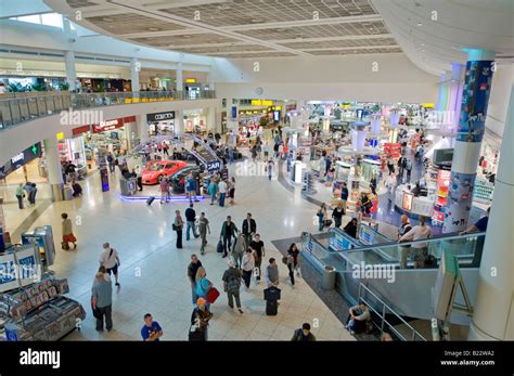 Gatwick Airport, North Terminal, Departures, Shopping Mall Stock Photo - Alamy