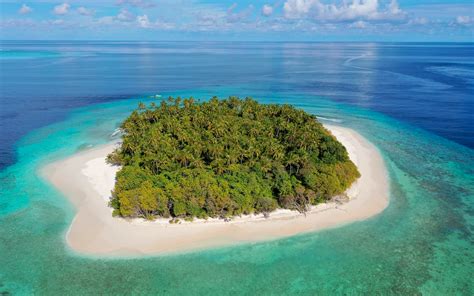 6 natural attractions to experience in the Maldives - SilverKris