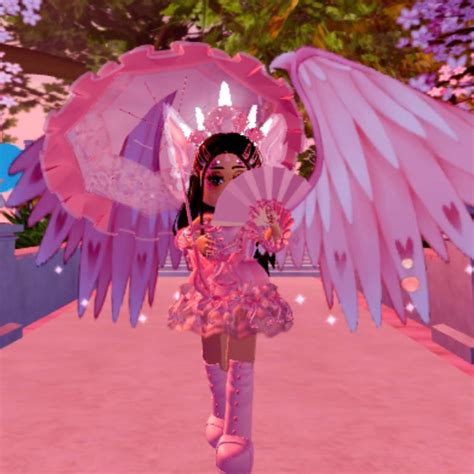 Here are the outfits i made with my new wings! | Royal-High Amino