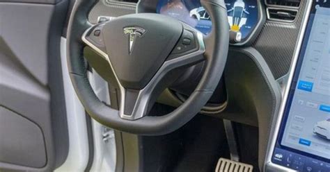 Ô tô của Tesla bị tình nghi gây chết người tại Hàn Quốc