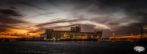 Harbour Lights (4k) | The burning sunset over Newcastle Harb… | Flickr