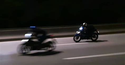 Seven Mat Rempit nabbed for performing stunts on Duke Highway | New ...