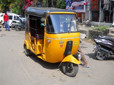 BOBBA CAPS DOXOLOGY: MAR 21, 13 .. INDIA'S AUTO RICKSHAW