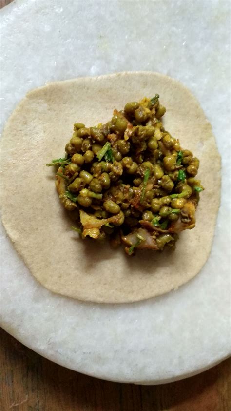 Green Moong Dal Ki Stuffed Poori | Blast Of Flavours