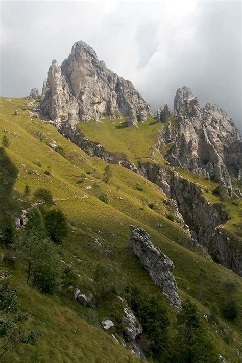 hiking in the grigne range - province de lecco | Lac de come, Lac de come italie, Come italie