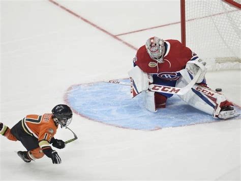 Ryker Kesler, the son of Anaheim Ducks forward Ryan Kesler (17), scores ...