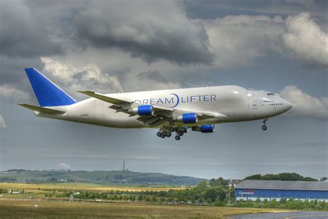 Boeing 747 Dreamlifter Cockpit