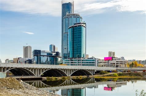 Premium Photo | A bridge over the yarra river with a building in the ...