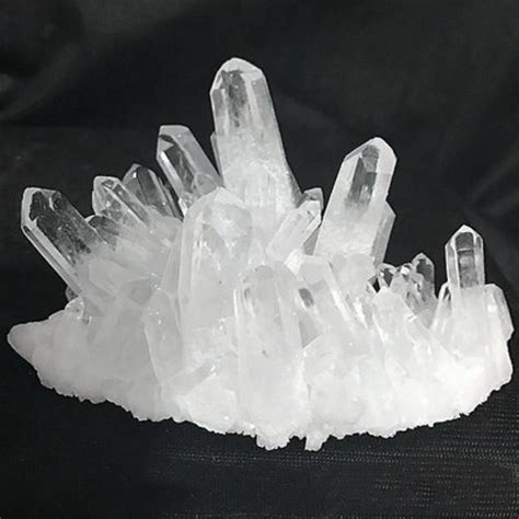 LARGE White Crystal Quartz Cluster in 2020 | White quartz crystal, Crystal cluster, Reiki stones