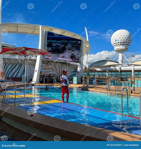 The Main Pool on the Royal Caribbean RCL Cruise Ship Independence of the Seas Editorial Image ...