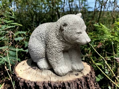 Crouching Bear Statue Concrete Sitting Bear Figurine Garden Wild ...