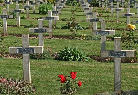 Free Images : monument, soldier, historic, cross, cemetery, grave, memorial, war, graveyard ...