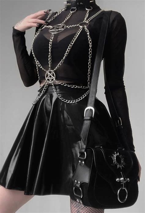 Gothic Chain Collar – Gothic Accessories Outfit | PU Leather Pentagram Hanging Neck Collar in Stock.