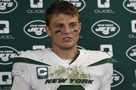 Jets QB Wilson hopes to build off big finish in season debut | AP News